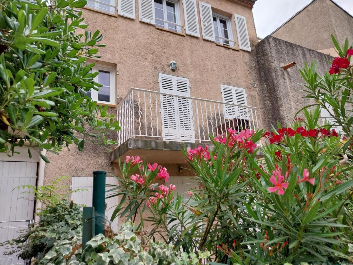 Appartement Port De Hyères Kültér fotó